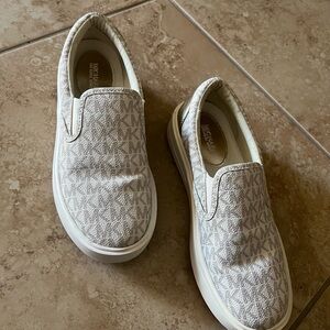 Michael Kors Monogram Slip-On Shoes sz 7